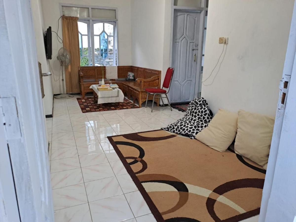 Indo Homestay Malang Esterno foto