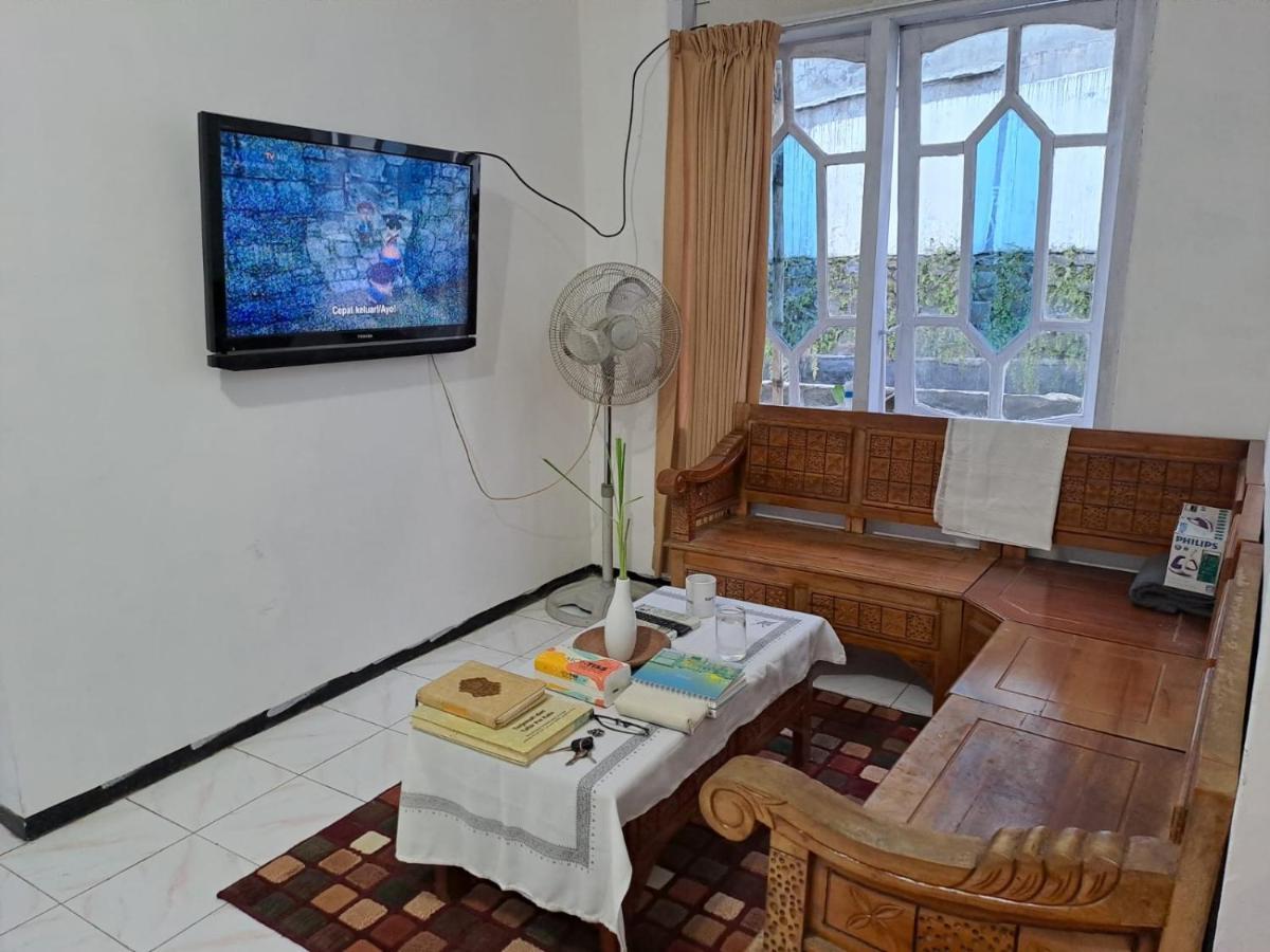 Indo Homestay Malang Esterno foto